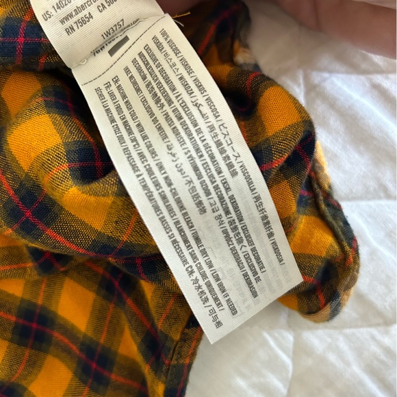 A&F super soft button down - Picture 5 of 6
